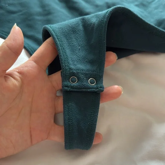 Abercrombie body suit size small - Picture 3 of 3